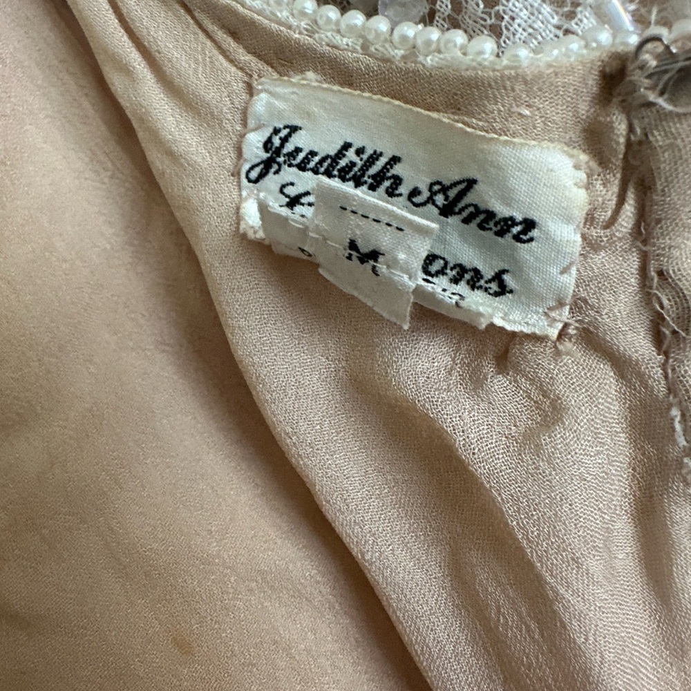 VTG Nude Beige Lace Pearl Beaded Dress- UPDATED PHOTOS w MEASUREMENTS - Picture 15 of 16